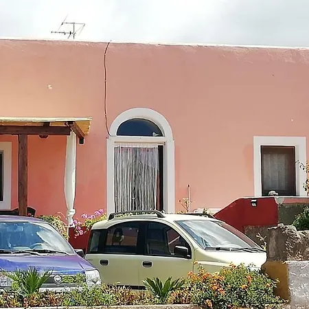 Dammuso Leman Holiday home *